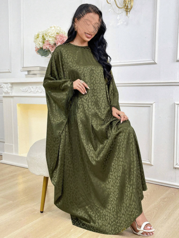 ⁦فستان ساتان فضفاض نسائي⁩ - الصورة ⁦2⁩
